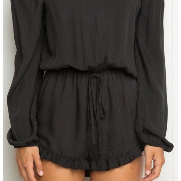 Brandy Melville Gabriella Romper - Picture 4 of 5